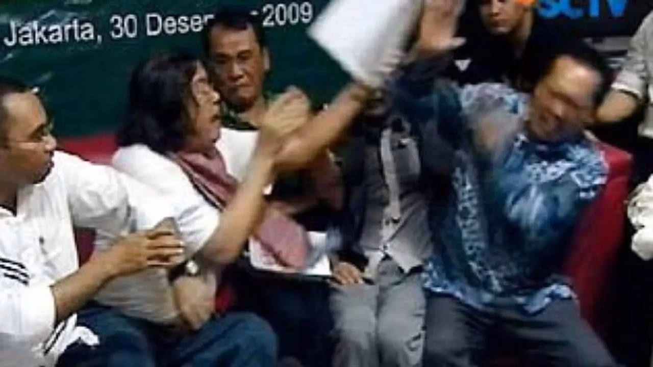 George Aditjondro Vs. Ramadhan Pohan