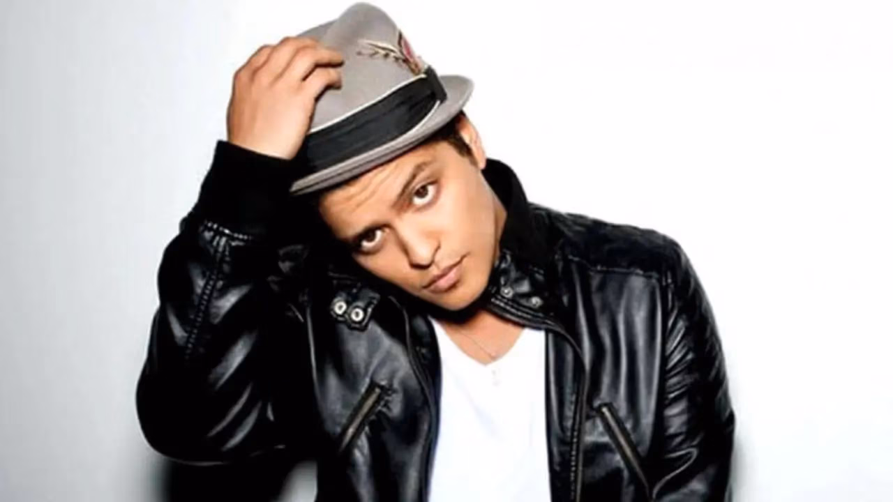 Bruno Mars, Penyanyi Dan Pencipta Lagu Berbakat Keturunan Filipina