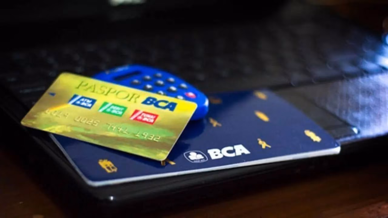Buku Rekening dan ATM BCA