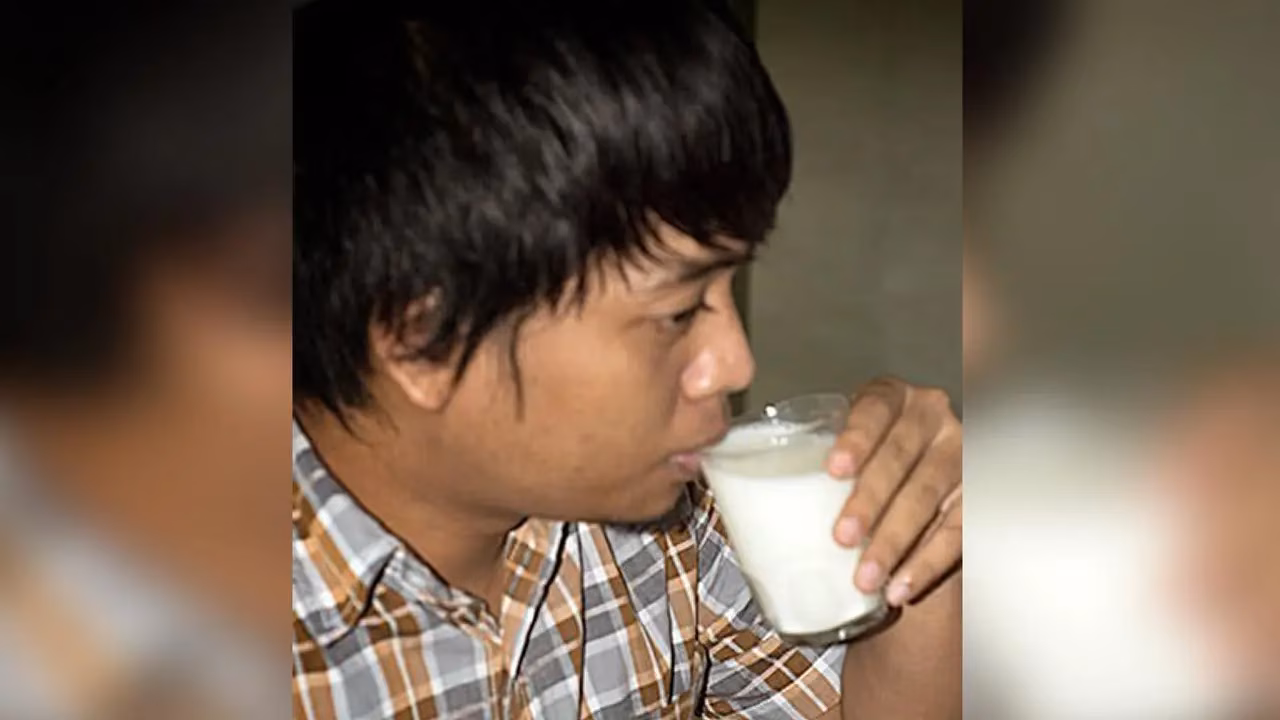 Yos Minum Susu 1