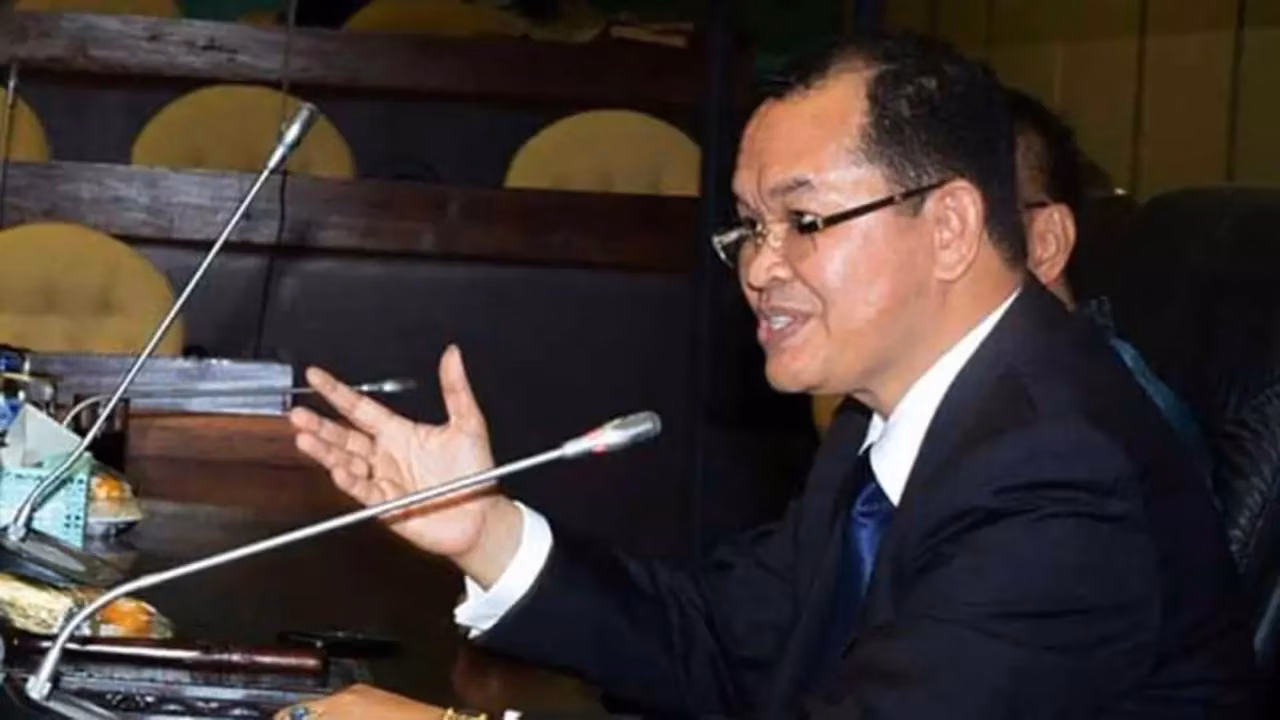 Mendiang Laurens Bahang