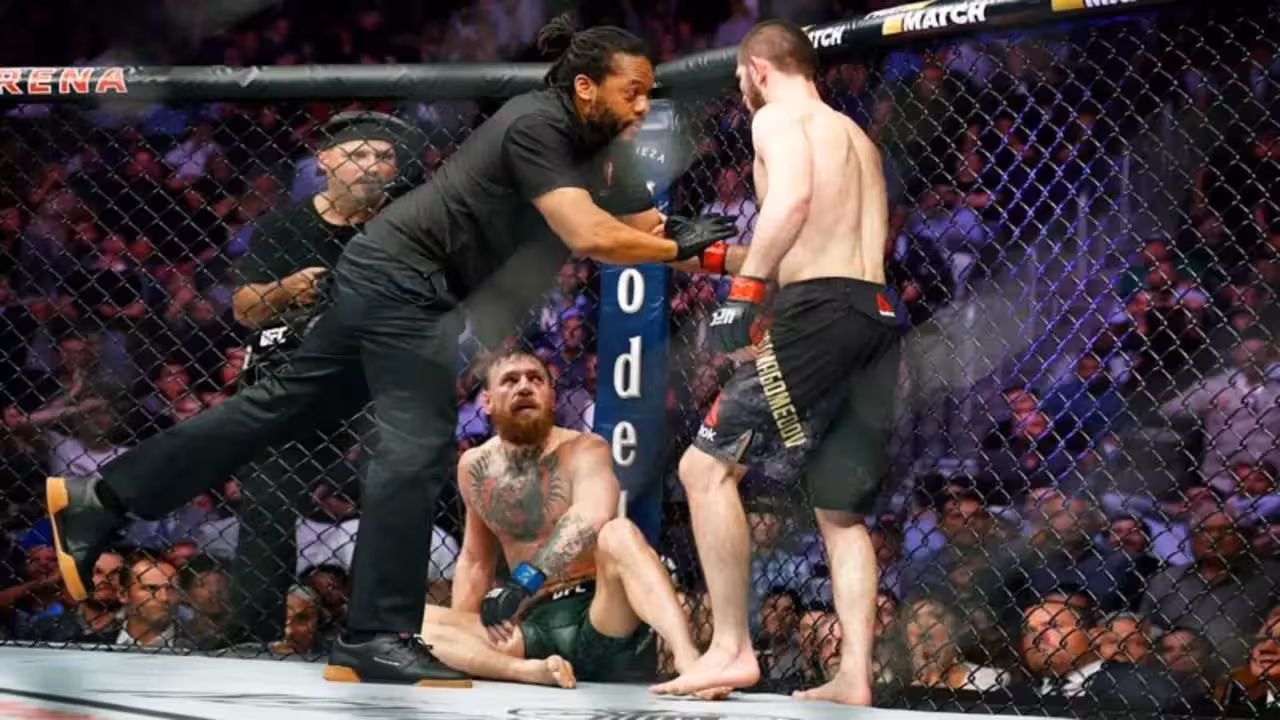Khabib Nurmagomedov Kalahkan Conor McGregor Karena Kesalehannya?